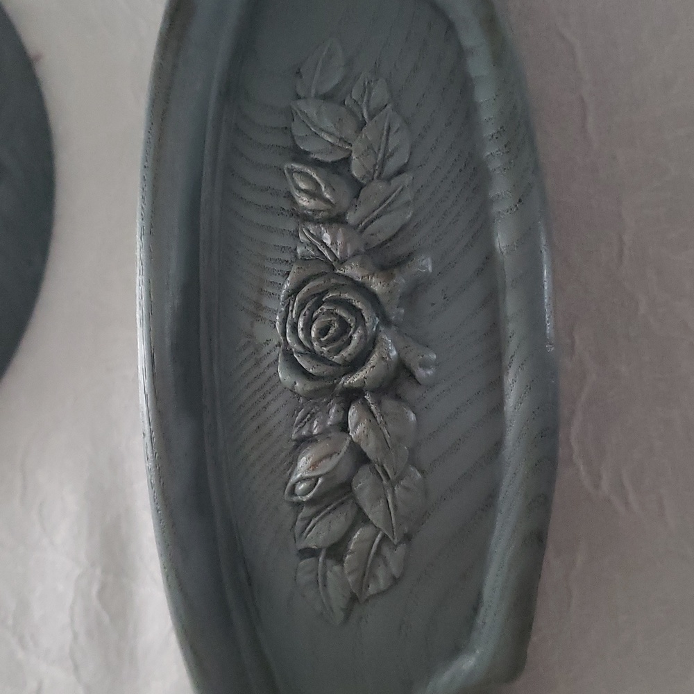 Very Vintage 4pc Resin Wall Hanging Set With Rose Design - Picture 9 of 11